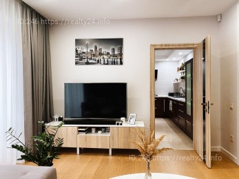 Продається 3-х кімнатна квартира з дизайнерським ремонтом 87м2 у Львові ID: 2651