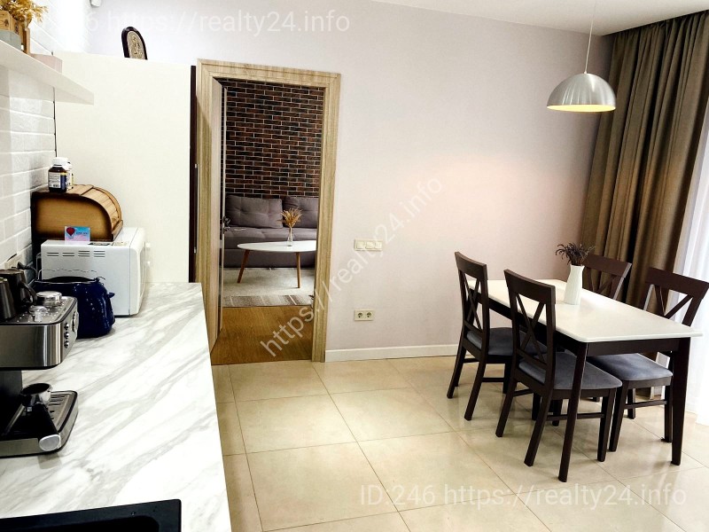 Продається 3-х кімнатна квартира з дизайнерським ремонтом 87м2 у Львові ID: 2657