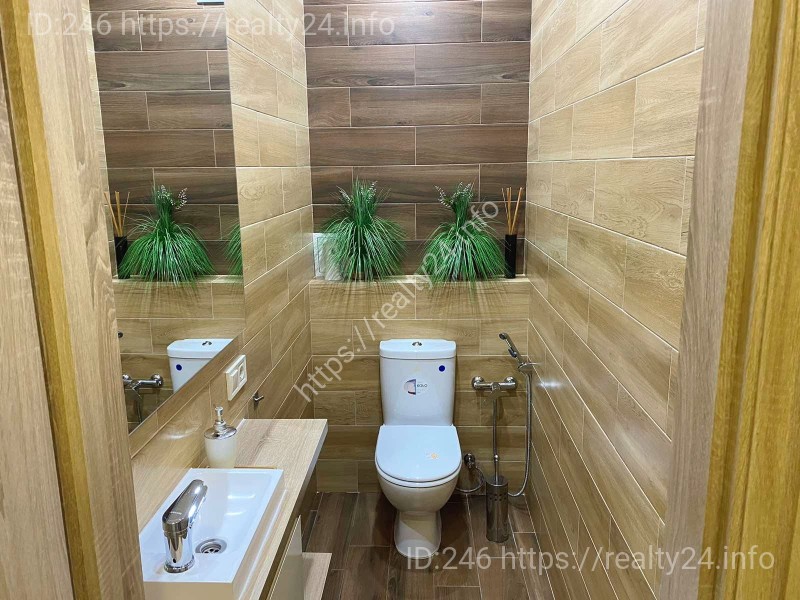 Продається 3-х кімнатна квартира з дизайнерським ремонтом 87м2 у Львові ID: 2659