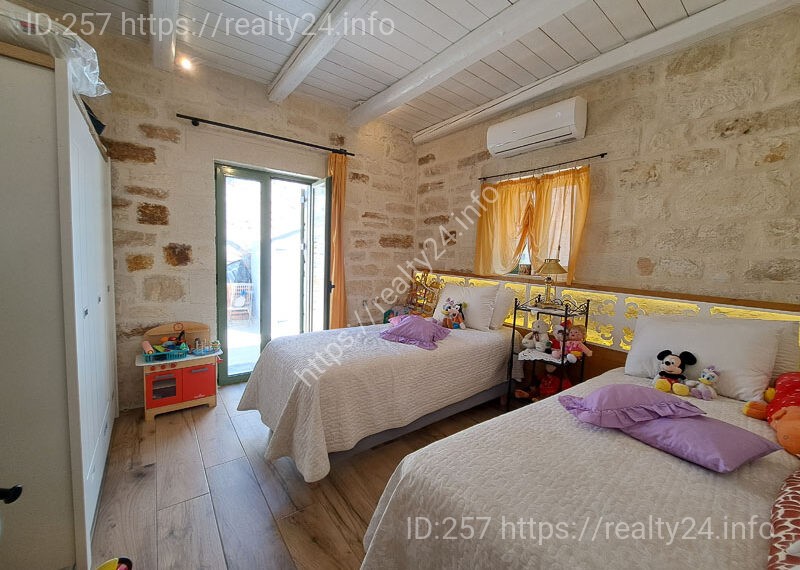 Чудова Кам'яна вілла з панорамним видом на море на острові Крит ID: 2875