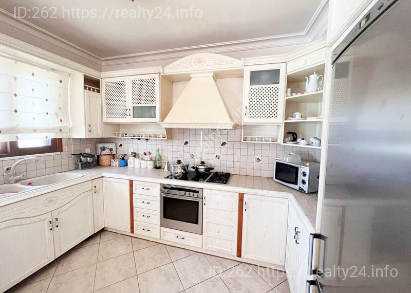 Продається будинок з 4 спальнями і басейном в передмісті Ханья Крит Греція ID: 2940