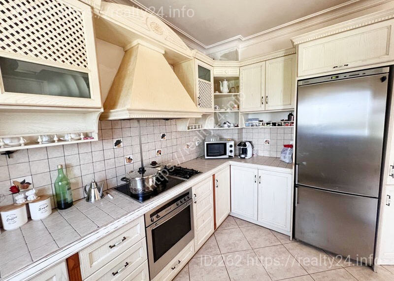 Продається будинок з 4 спальнями і басейном в передмісті Ханья Крит Греція ID: 2942