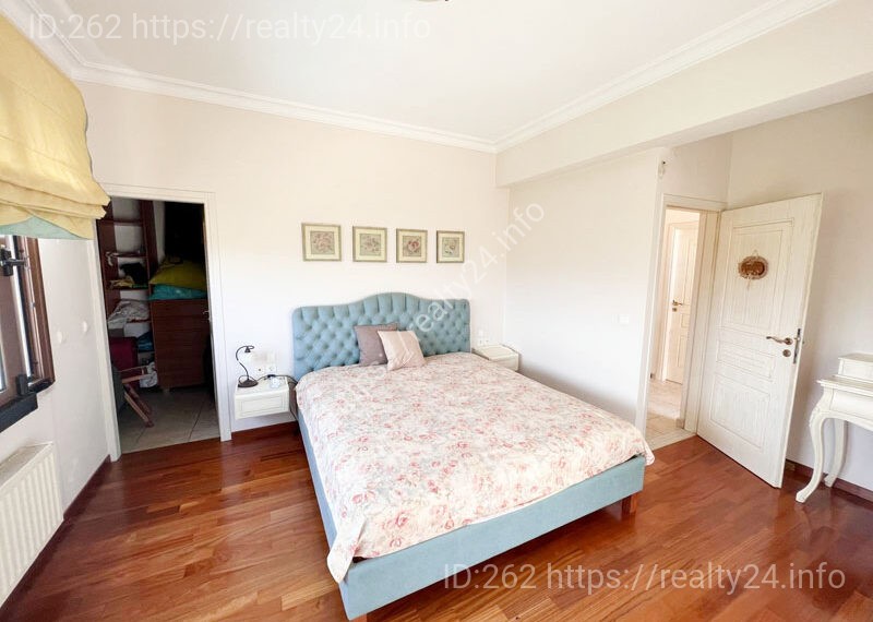 Продається будинок з 4 спальнями і басейном в передмісті Ханья Крит Греція ID: 2946