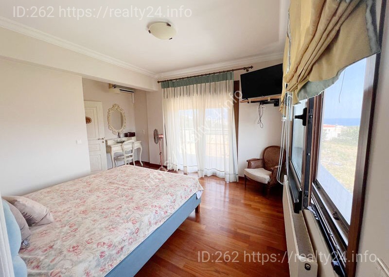 Продається будинок з 4 спальнями і басейном в передмісті Ханья Крит Греція ID: 2948