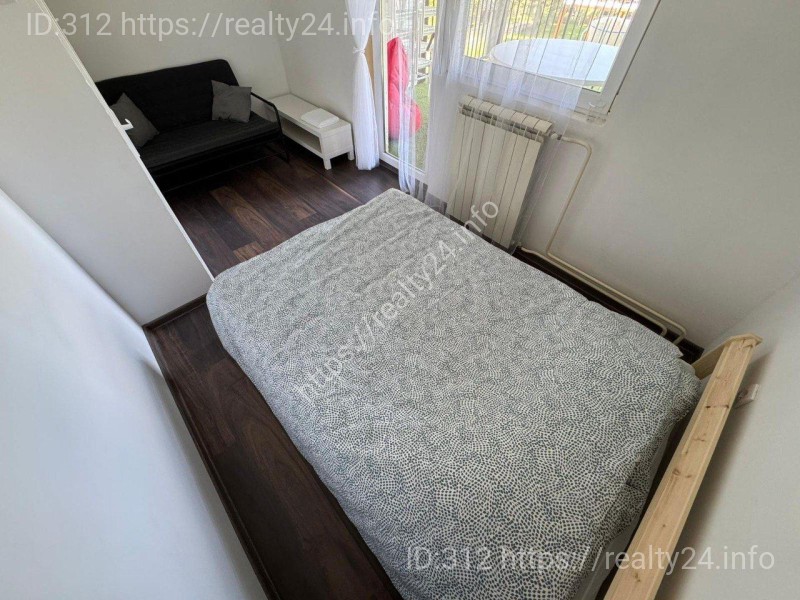 Заміський будинок в оточенні природи ID: 3790