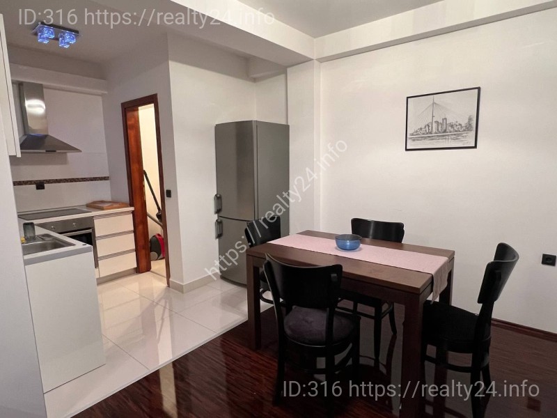 Продається простора 3-кімнатна квартира в самому центрі Лозниці ID: 3854