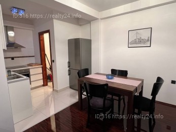 Продається простора 3-кімнатна квартира в самому центрі Лозниці ID: 3854