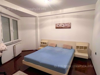 Продається простора 3-кімнатна квартира в самому центрі Лозниці ID: 3860