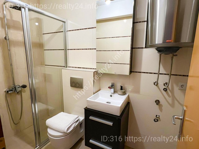 Продається простора 3-кімнатна квартира в самому центрі Лозниці ID: 3862