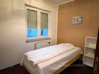 Продається простора 3-кімнатна квартира в самому центрі Лозниці ID: 3866