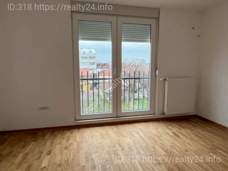 Продается просторный дуплекс с террасами в Нови Саде, хорошая локация ID: 3956