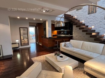 Продається унікальна дворівнева квартира у центрі міста Суботиця, Сербія ID: 4258