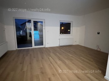 Продается стильный 2-этажный дом с гаражом и шикарными террасами в Суботице ID: 4278