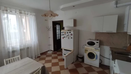 Затишний 2-поверховий будинок в оренду біля Львова &mdash; Скнилів, 100 м&sup2;, 11 соток, автономний, з меблями ID: 6747