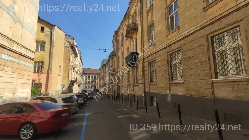 Австрійська 4-кімнатна квартира в центрі Львова &mdash; вул. Щепкіна, 96 м&sup2;, пам'ятка архітектури ID: 6779