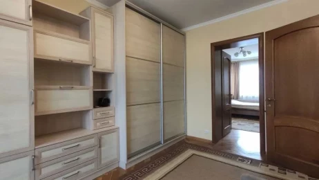 Затишна 2-кімнатна квартира в оренду, 43 м2 з євроремонтом, вул. Й. Сліпого, центр Львова
          – Львів