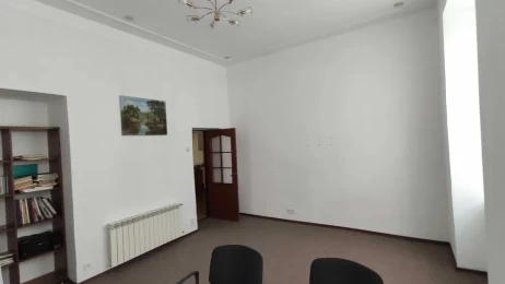 Оренда Офісу 49 м2 у серці Львова, вул. Сербська, поруч із площею Ринок ID: 10217