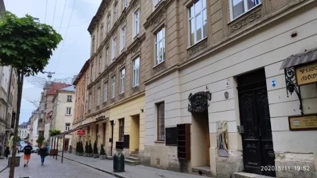 Оренда Офісу 49 м2 у серці Львова, вул. Сербська, поруч із площею Ринок
          – Львів