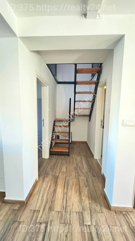 Bright and functional duplex apartment for sale in Pančevo, in an excellent location near the extended city center. ID: 19535