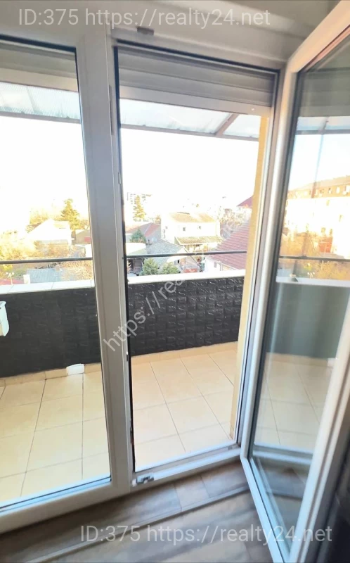 Bright and functional duplex apartment for sale in Pančevo, in an excellent location near the extended city center. ID: 19549