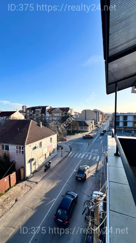 Bright and functional duplex apartment for sale in Pančevo, in an excellent location near the extended city center. ID: 19551