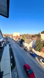 Bright and functional duplex apartment for sale in Pančevo, in an excellent location near the extended city center. ID: 19555