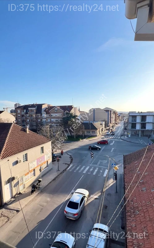 Bright and functional duplex apartment for sale in Pančevo, in an excellent location near the extended city center. ID: 19559