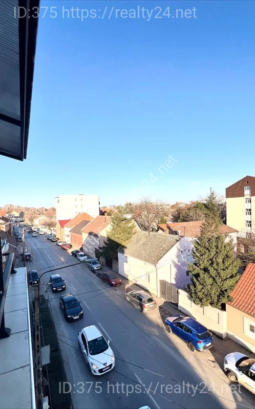 Bright and functional duplex apartment for sale in Pančevo, in an excellent location near the extended city center. ID: 19561