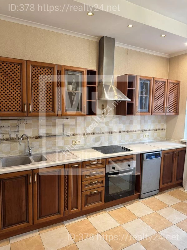 Rent a spacious 3-room apartment 145m2 in Pechersk ID: 19621