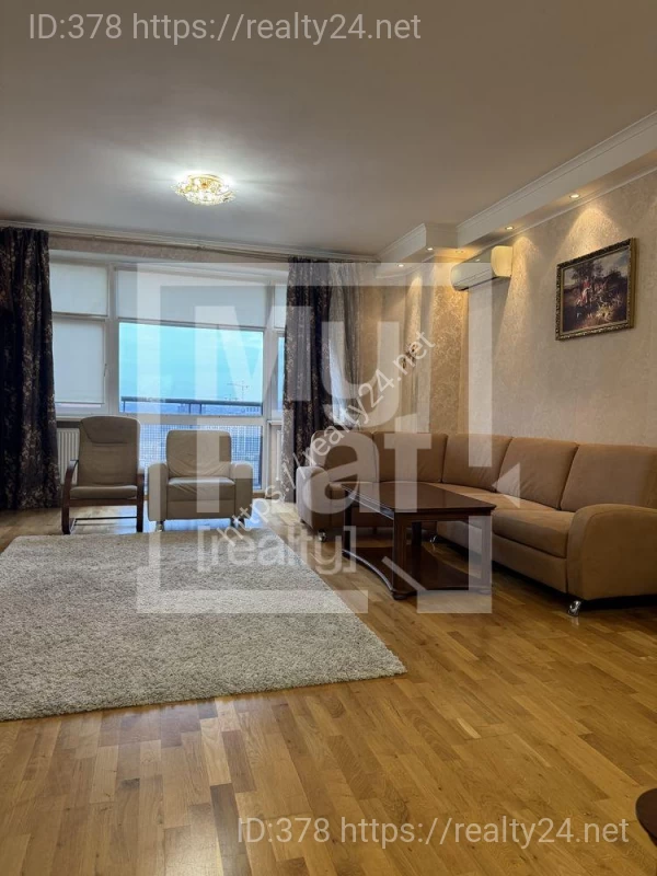 Rent a spacious 3-room apartment 145m2 in Pechersk ID: 19625