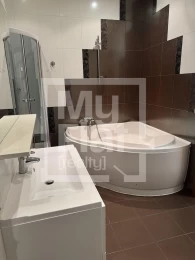 Rent a spacious 3-room apartment 145m2 in Pechersk ID: 19627
