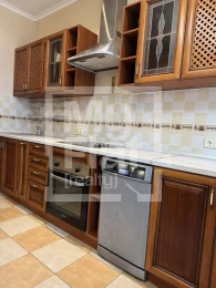 Rent a spacious 3-room apartment 145m2 in Pechersk ID: 19629