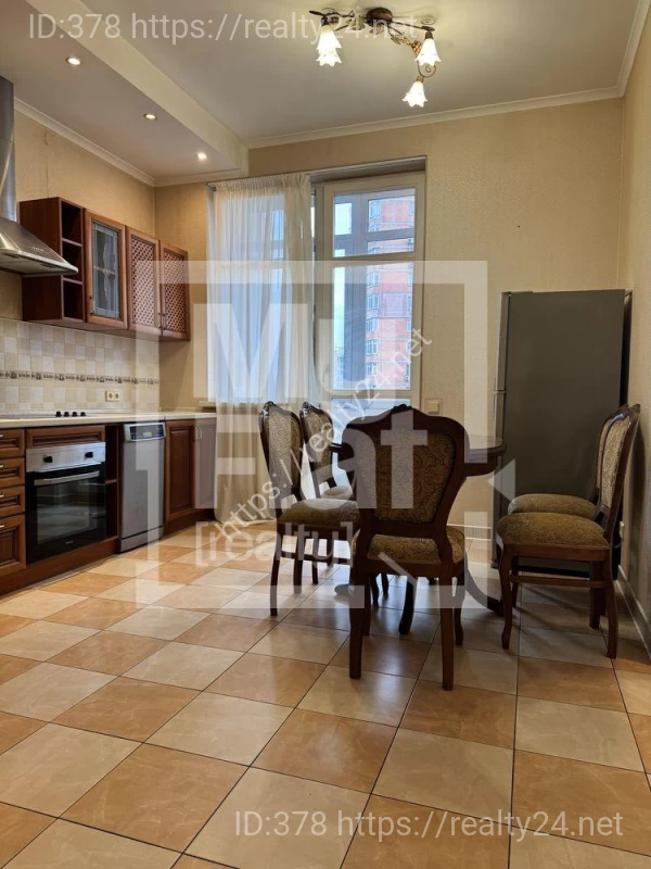 Rent a spacious 3-room apartment 145m2 in Pechersk ID: 19637