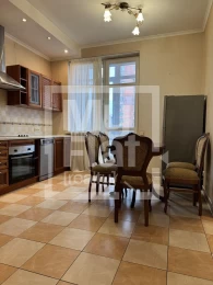 Rent a spacious 3-room apartment 145m2 in Pechersk ID: 19637