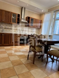 Rent a spacious 3-room apartment 145m2 in Pechersk ID: 19643