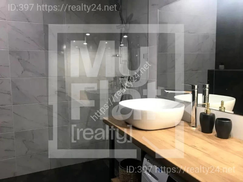 Elite 60 m2 Apartment on Artema 52A  -  Renovated, Premium Appliances, Parking ID: 19735