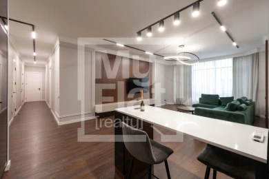 Premium 4- Room 160 m2 Apartment in Pechersky  -  Designer Finish, Fully Furnished ID: 19747