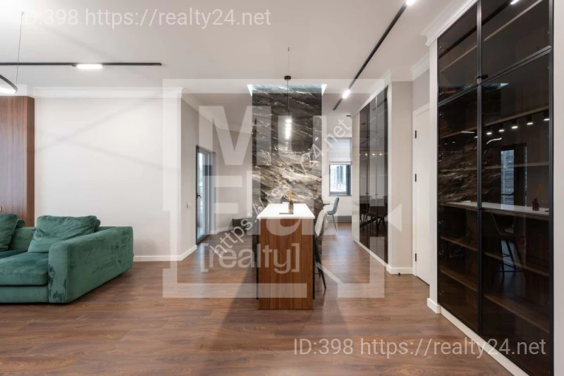 Premium 4- Room 160 m2 Apartment in Pechersky  -  Designer Finish, Fully Furnished ID: 19757